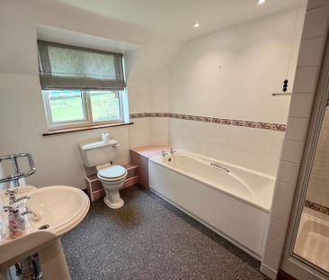 4 bedroom detached house to rent - Photo 6