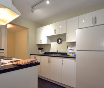 67 & 141 Harlington Crescent - Photo 2