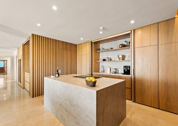 Luxury Villa for rent in Marbella Del Este, Andalusia