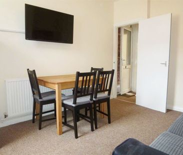 35 Oakfield Street, Lincoln, Lincolnshire, LN2 5LU, United Kingdom - Photo 2