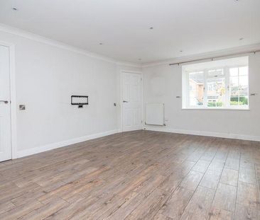 4 bedroom detached house to rent - Photo 2