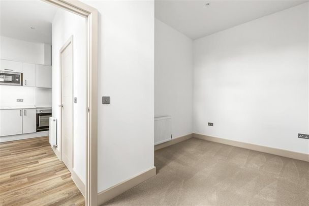 Harlow Road, High Wycombe - Photo 1