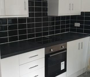 4 bedroom end of terrace house to rent - Photo 5