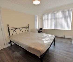 3 bedroom House in Mayville Terrace, Leeds - Photo 4