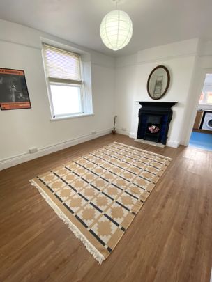 £1,400 PCM, Spacious Three Double Bedroom Maisonette with Enclosed Garden in Kent Street, Grangetown, Cardiff, CF11 7DL - Photo 1