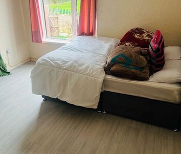 Room in a Shared House, Almond Croft, B42 - Photo 2