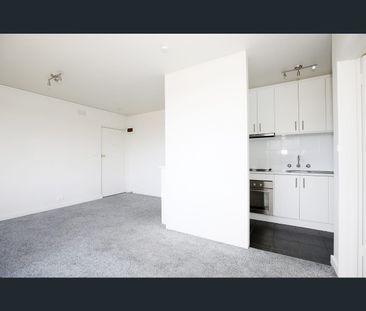 6/1 Fuller Street, Essendon, Vic 3040 - Photo 6
