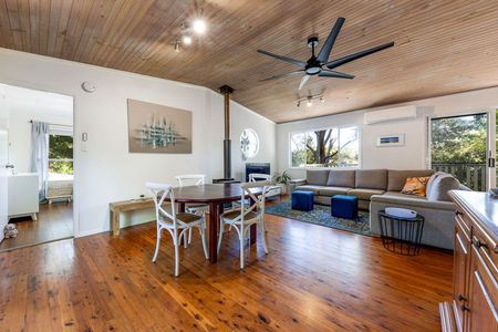 Charming Leafy Retreat - Character Home with Deck, Privacy & Style - Photo 5