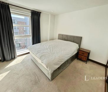 2 bedroom flat to rent - Photo 2