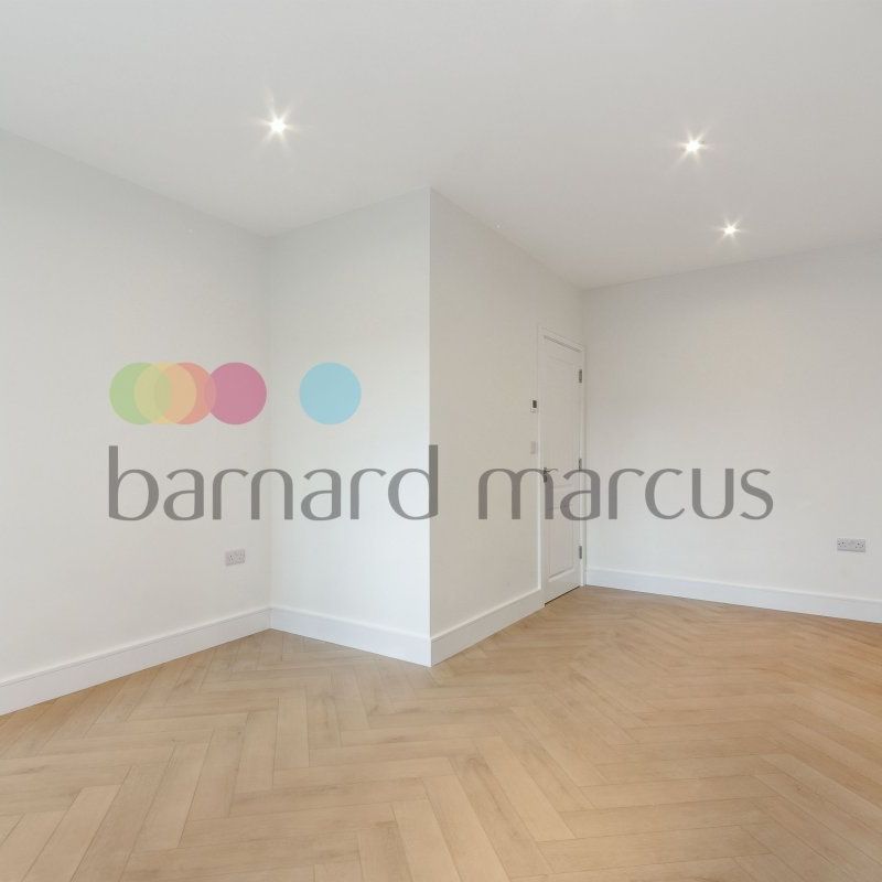 High Street - Photo 1