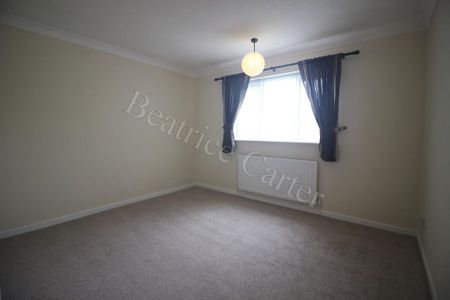 3 bedroom detached house to rent - Photo 3