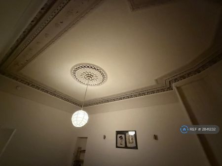 3 bedroom flat to rent - Photo 2