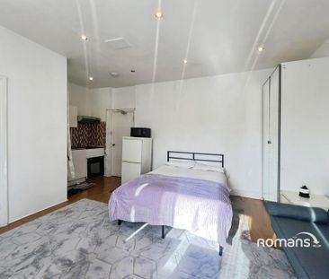 Studio to rent - Photo 1