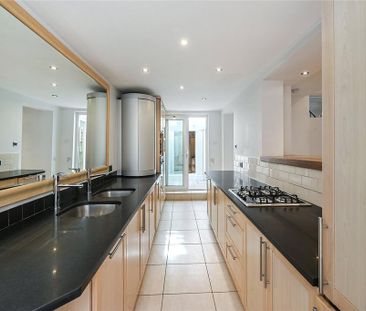 3 bedroom terraced house to rent - Photo 3