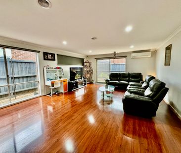 Stunning 4 Bedroom Family Home - Photo 2