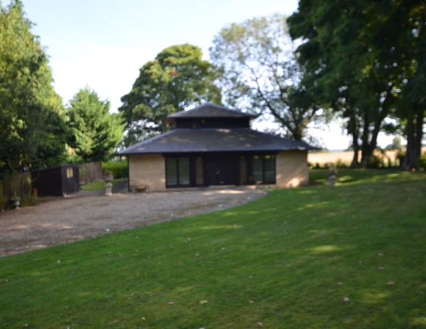 Normanton, Edith Weston - Photo 1