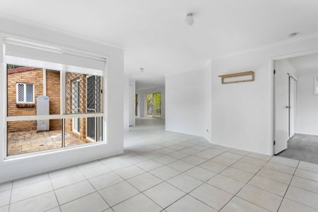 Cosy home in sought after location - Photo 3