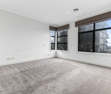 133 Stadium Circuit, Mulgrave - Photo 4