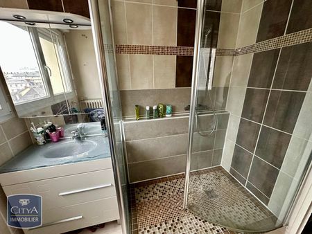 Location Appartement 3 pièces 72m² CHATEAUROUX 36000 - Photo 3