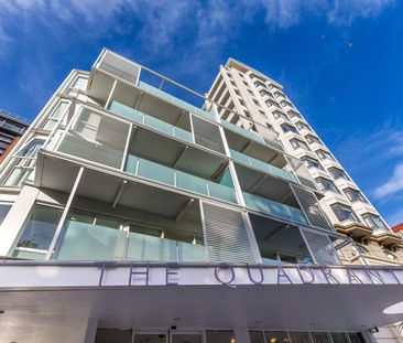 One-Bedroom Apartment in the Prestigious Quadrant - Photo 2
