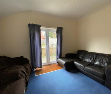 5 bedroom semi-detached house to rent - Photo 1