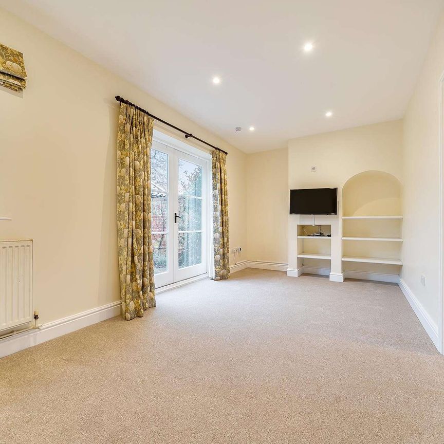 5 bedroom farmhouse in rural setting with off road parking, and lawned garden. - Photo 1