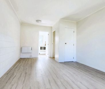 2 Bedroom + 2 parking space, Sandringham - Photo 1