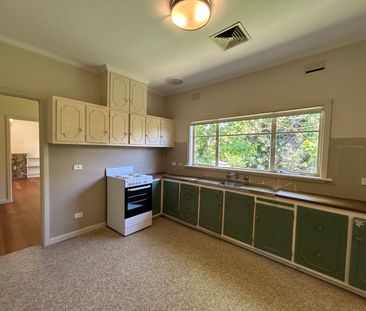 625 Elgar Rd, Mont Albert North VIC 3129 - House For Rent | Domain - Photo 4