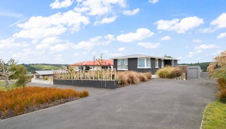 A home of elegance, ease and true tranqulity - Photo 5