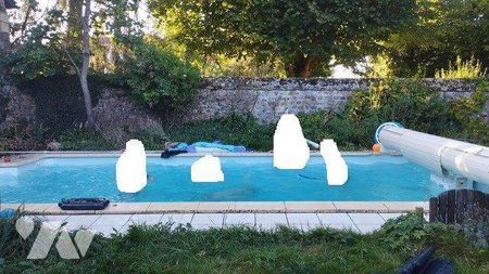 Une maison d'habitation située dans le bourg de SAINTIGNY (28480) SAINT-DENIS-D'AUTHOU, compren... - Photo 5