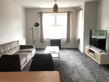 2 bedroom flat to rent - Photo 2
