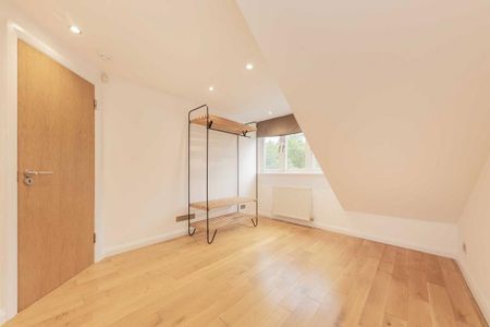 3 bedroom flat to rent - Photo 2