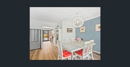 PARTLY FURNISHED - LARGE DUPLEX - WALK TO BEACH & TALLEBUDGERA CREEK - Photo 4