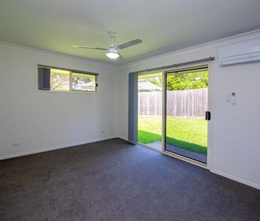 Exceptionally large residence with views of the parkland. - Photo 6