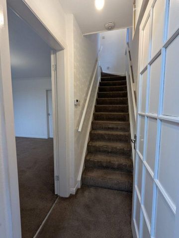 2 bedroom semi-detached house to rent - Photo 5