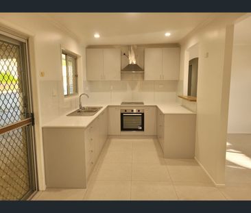 30 Van Dieman Cres, Springwood, Qld 4127 - Photo 3