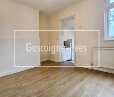 Worplesdon Road, Guildford - Photo 1