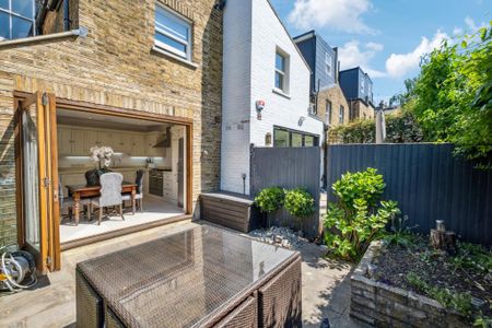3 bedroom terraced house to rent - Photo 5