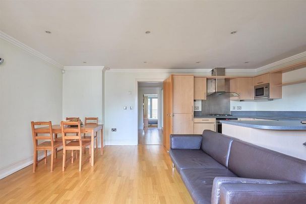 2 bedroom flat to rent - Photo 1