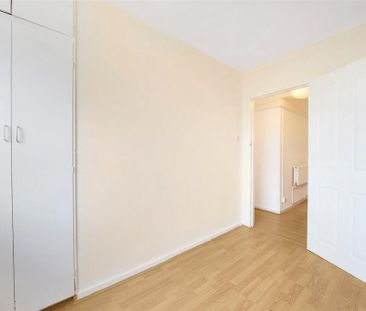 3 bedroom apartment to rent - Photo 4