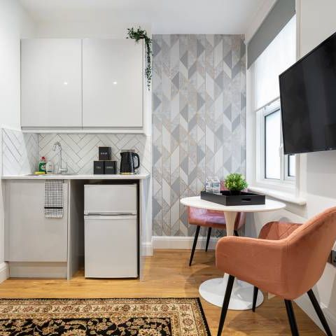 ** Inclusive of council tax, gas, electricity, water, internet and Netflix** - Photo 1