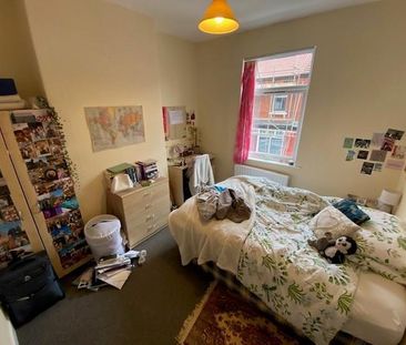 3 bedroom private hall to rent - Photo 3