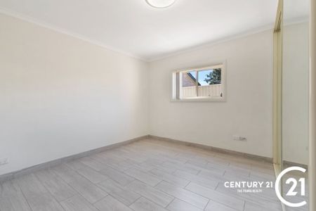 Hurry! This Won't Last Long! - Photo 3