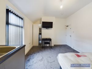 Queens Road, Middlesbrough - Photo 3