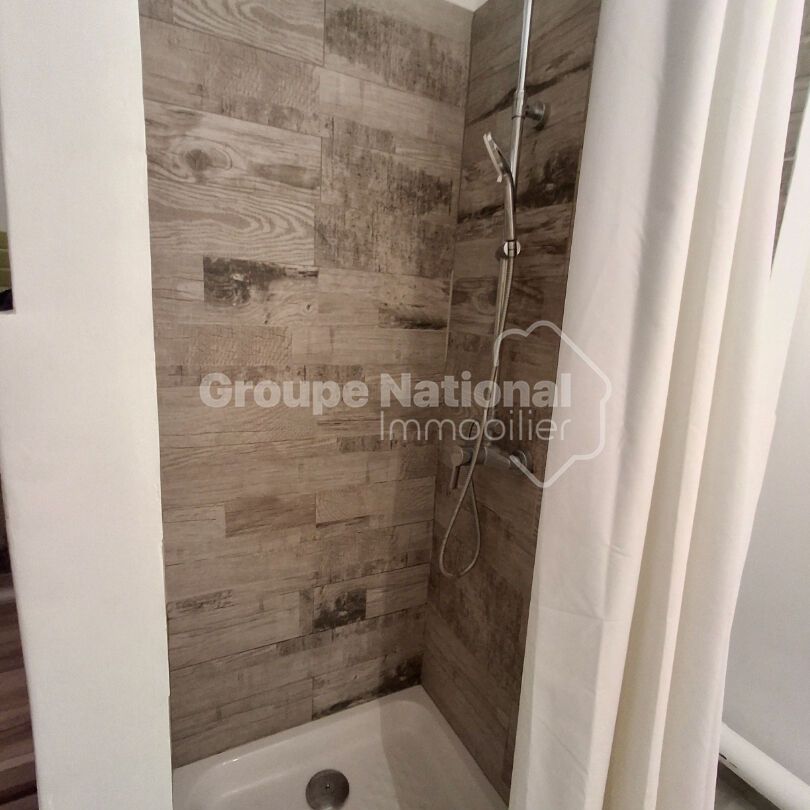 LE PONTET, beau type 2 de 44 m² avec grande terrasse, - Photo 1