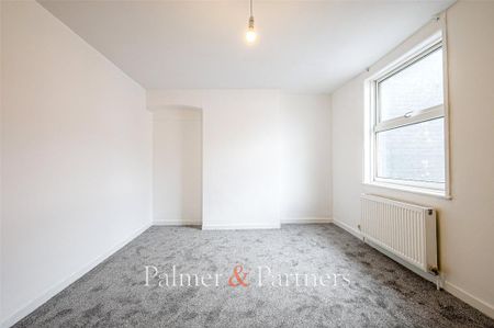 2 bedroom terraced house to rent - Photo 3
