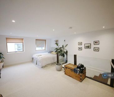 3 bedroom terraced house to rent - Photo 3