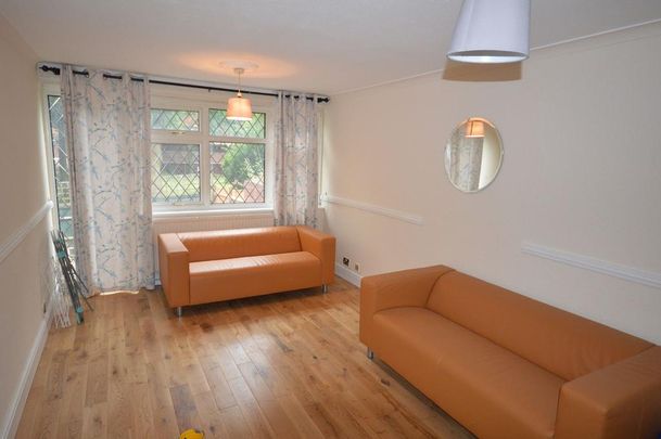 3 bedroom flat to rent - Photo 1