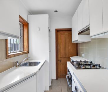 CHARMING PADDINGTON TERRACE IN WALK-EVERYWHERE LOCATION - Photo 1