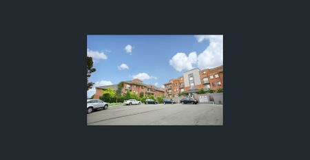 Top floor spacious 1 bedroom unit w 2 parking spots - Photo 4